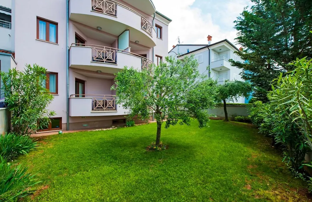 Apartments And Rooms Camaiore-1