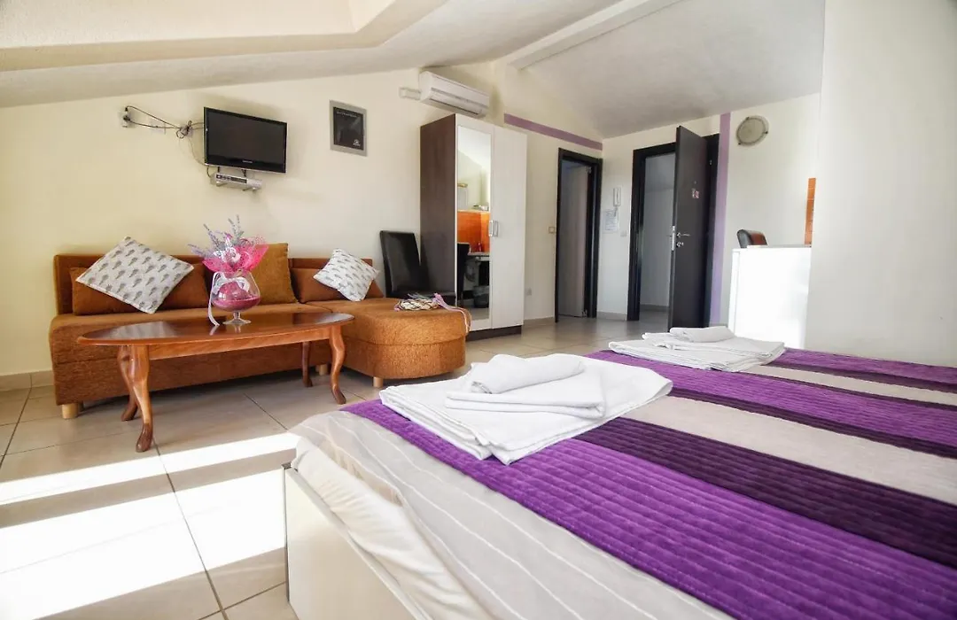 Rooms With A Parking Space Rovinj - 12456-1