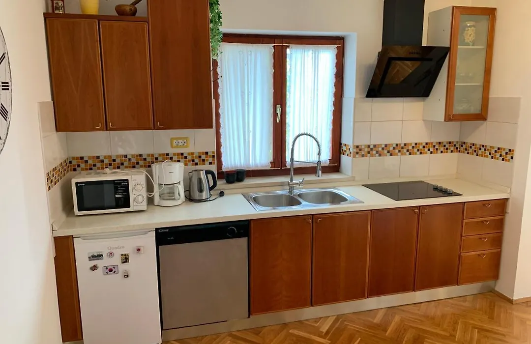 Apartments And Rooms Heisenberg 2-1