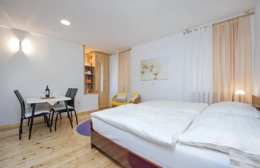 La Svalba Rooms & Studios-1