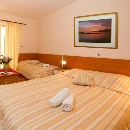 Villa Sveta Eufemija Bed end Breakfast I-3